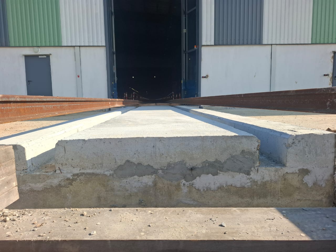 Piste lourde avec rail à Abobo pour COLAS RAIL