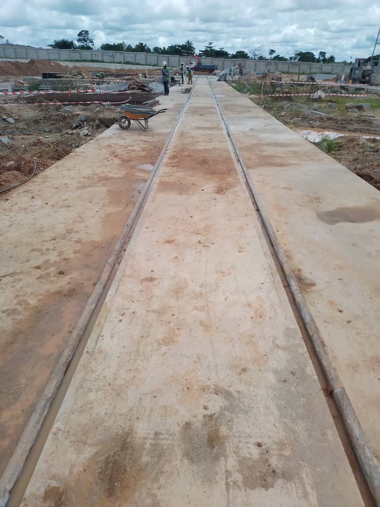 Vue complémentaire : Piste lourde avec rail · POSTE DE TIASSALÉ